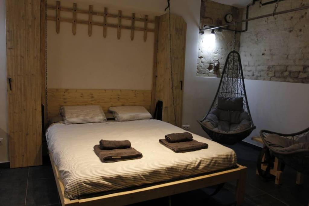 With Private Apartament